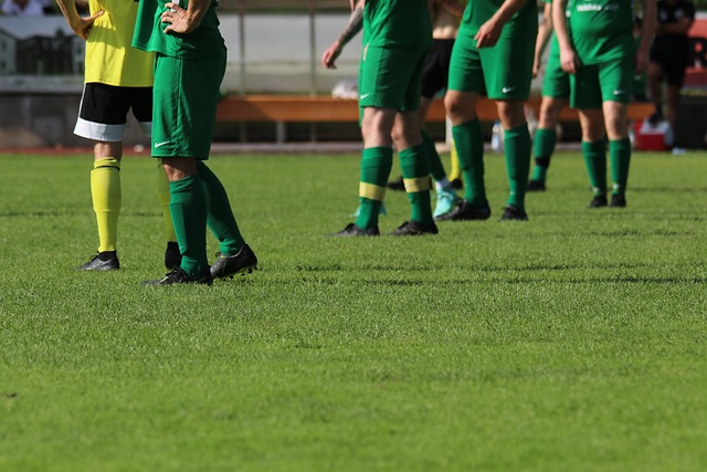 没有看点，谁还关注呢？因转播商还未确定，法甲多支球队濒临破产.